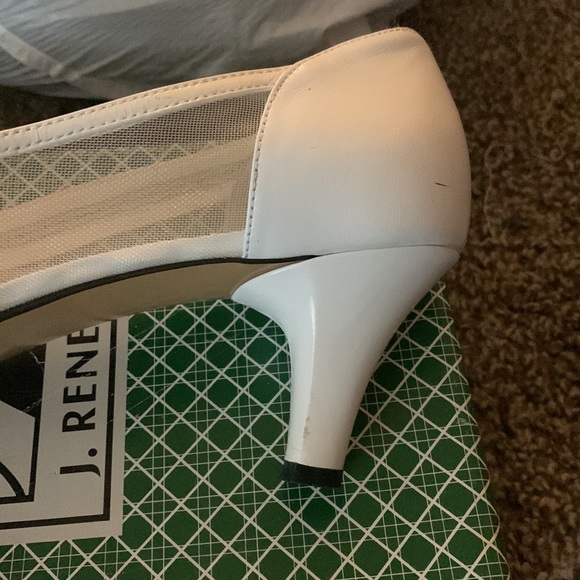 J. RENEÉ WHITE HEELS - Picture 4 of 4